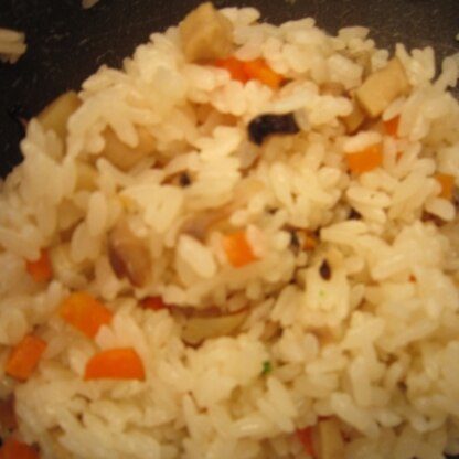 椎茸と一緒に高野豆腐も煮てみました(^_^)ちりめんじゃこ合いますね♪
